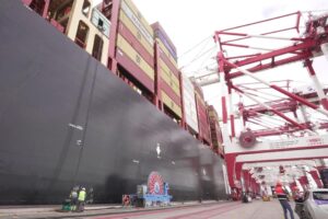 Port of Barcelona connects first ship to the BEST terminal's OPS system