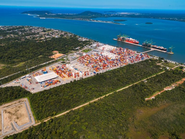 Porto Itapoá handles 1 million TEUs in 10 months