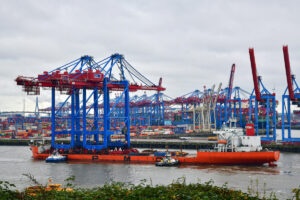 HHLA obtains two new container gantry cranes