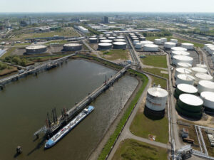 Mabanaft rebuilds tank terminal in the Port of Hamburg