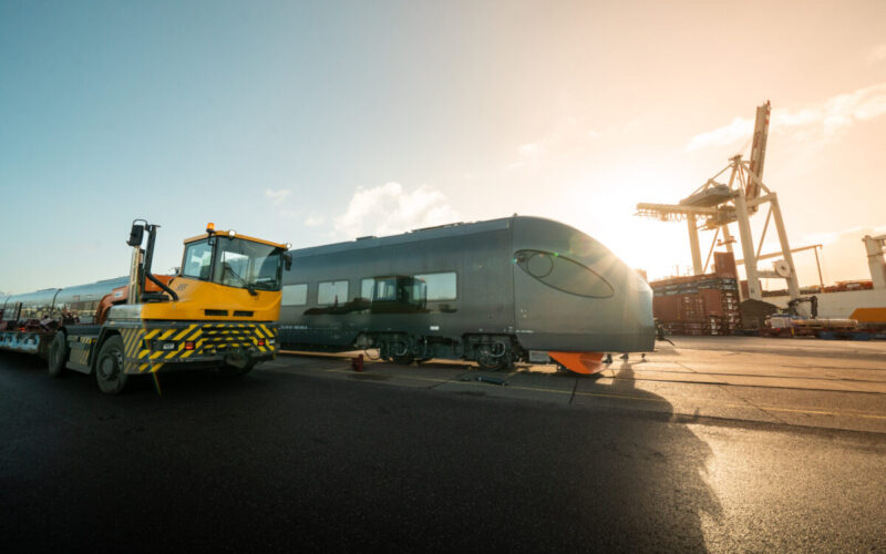 HHLA completes first transshipment in Port of Hamburg