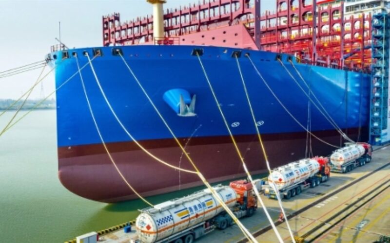 COSCO SHIPPING launches nation's first methanol refueling for dual-fuel containership