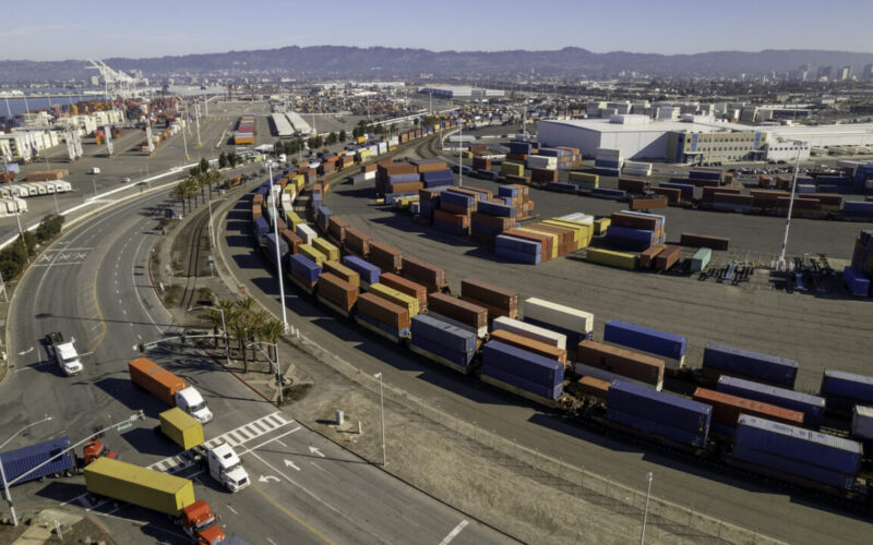 Port of Oakland gets green light for $20 million solar energy